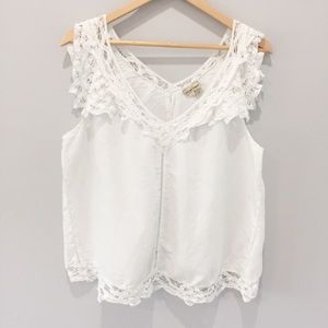 Holding Horses Linen Top W/ Lace Detail